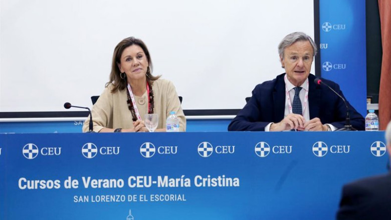 El presidente de la Asociación Española de Empresas Tecnológicas de Defensa, Seguridad, Aeronáutica y Espacio (TEDAE), Ricardo Martí Fluxá, junto a la exministra de Defensa María Dolores de Cospedal. | CEU SAN PABLO ep el presidente de la asociacion espanola de empresas tecnologicas de defensa seguridad aeronautica