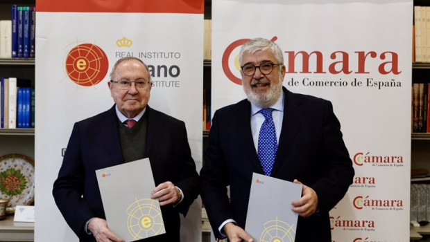 ep el presidente de la camara de comercio de espana jose luis bonet y a su derecha el presidente del