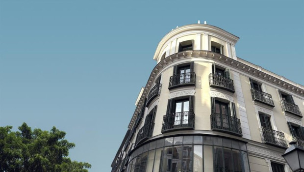 ep fachada del numero 1 de la calle velarde en el centro de madrid