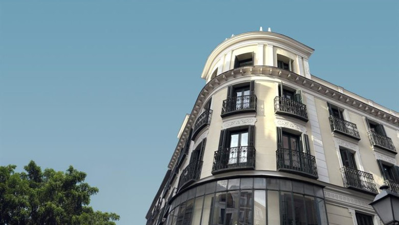 ep fachada del numero 1 de la calle velarde en el centro de madrid