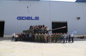 ep gdels santa barbara sistemas culmina la entrega de los primeros leopard 2e tras su mantenimiento