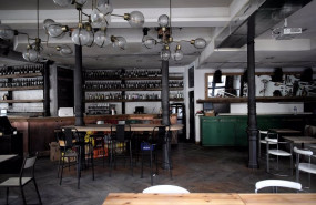 ep interior de un bar en madrid espana