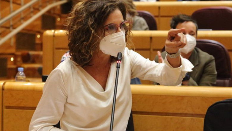La ministra de Hacienda y Función Pública, María Jesús Montero, interviene en una sesión de Control al Gobierno en el Senado. | Cézaro De Luca - Europa Press ep la ministra de hacienda y funcion publica maria jesus montero interviene en una sesion de control 20211005181004