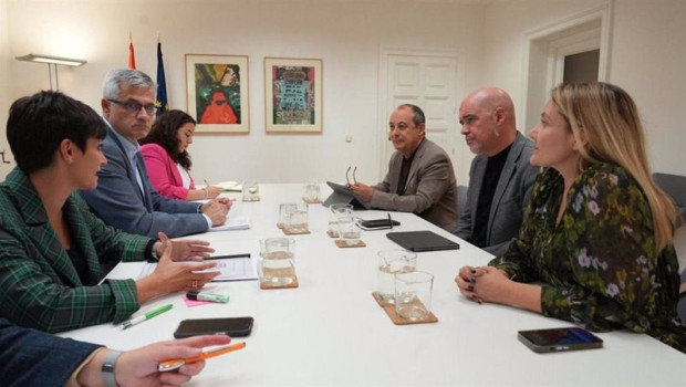ep la ministra de vivienda y agenda urbana isabel rodriguez durante un encuentro con el secretario