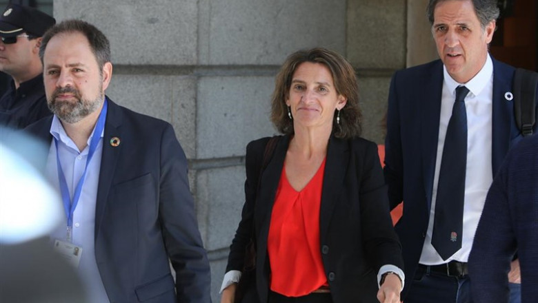 ep la ministrala transicion ecologica teresa ribera c abandonacongresola constitucionla xiii legislaturacongresolos diputados
