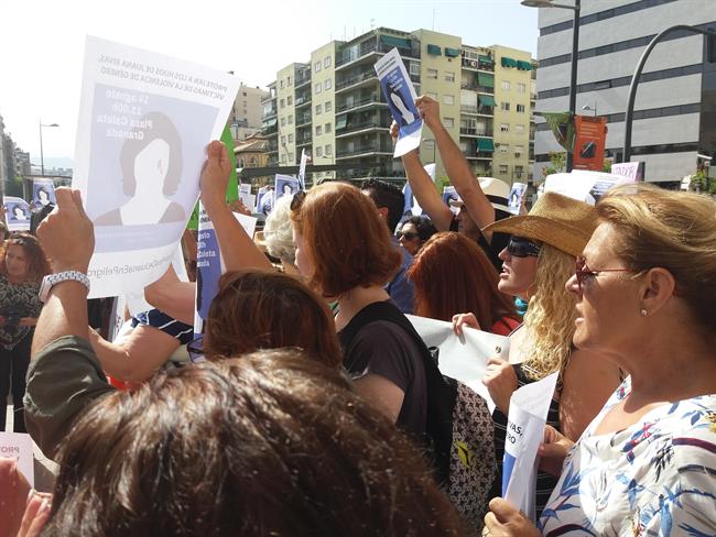 Partidarios de Juana Rivas, en concentración en su apoyo | EUROPA PRESS ep partidariosjuana rivas en concentracionsu apoyo