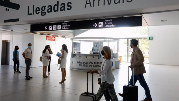 ep pasajeros en el aeropuerto internacional de la region de murcia airm