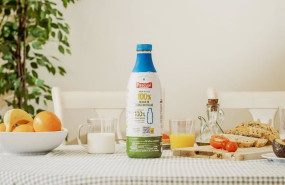 ep pascual presenta una botella de leche fabricada totalmente a partir del plastico de otras ep pascual presenta una botella de leche fabricada totalmente a partir del plastico de otras