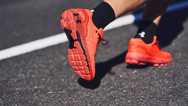ep under armour apuesta por las zapatillas machina y sus complementos en la vuelta a los