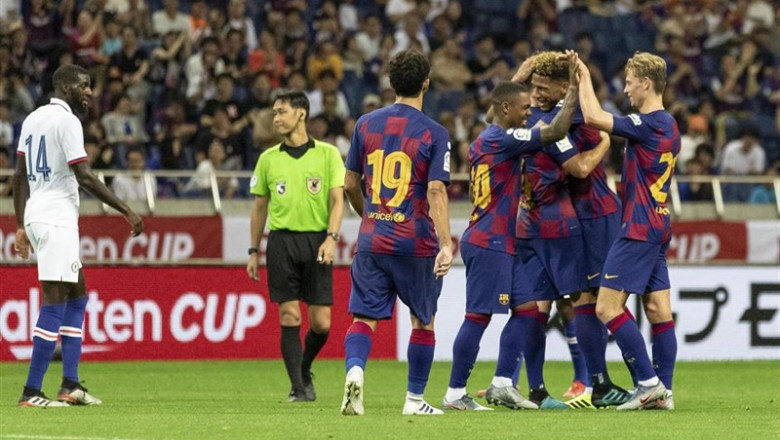 Varios jugadores del FC Barcelona celebran un gol durante la pretemporada. | Rodrigo Reyes Marin/ZUMA Wire/dp / DPA ep varios jugadoresfc barcelona celebrangol durantepretemporada