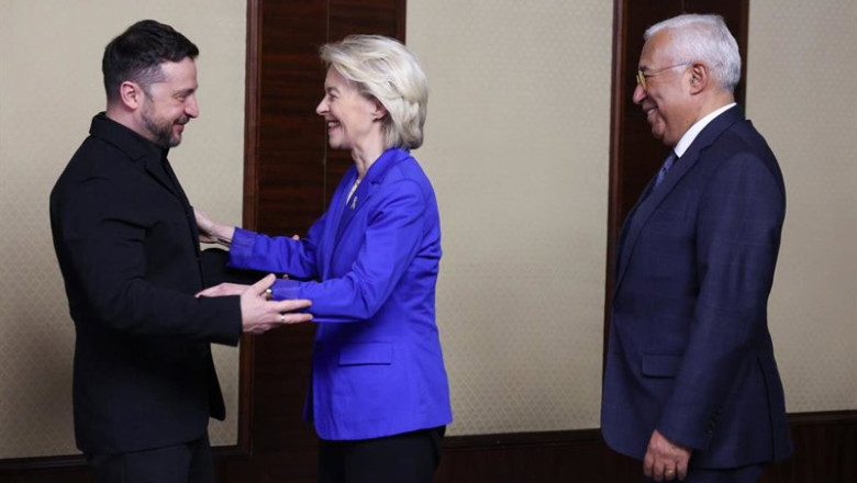 Archivo - El presidente de Ucrania, Volodimir Zelenski, recibe en Kiev a la presidenta de la Comisión Europea, Ursula von der Leyen, y al presidente del Consejo Europeo, António Costa | ALEXANDROS MICHAILIDIS - Archivo ep archivo el presidente de ucrania volodimir zelenski recibe en kiev a la presidenta de la