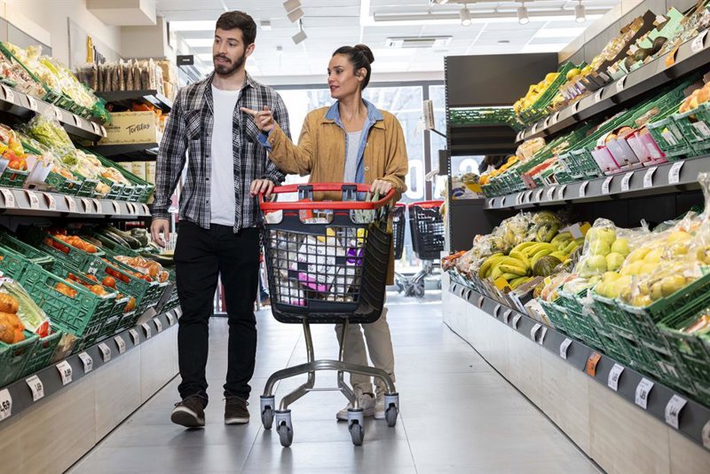 Dia gana 129 millones en 2025 frente a las pérdidas de 60,8 millones de 2024