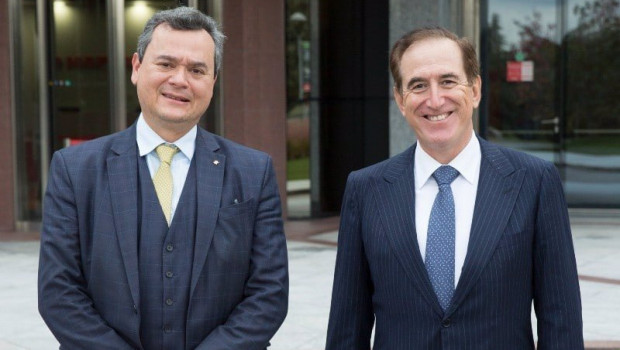 ep archivo   los presidentes de banco do brasil fausto de andrade ribeiro y de mapfre antonio