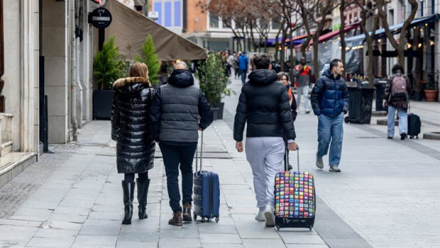 ep archivo   turistas en la calle arenal a 8 de febrero de 2026 en madrid espana