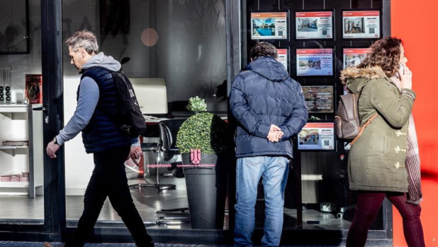 ep archivo   una oficina de empresa inmobiliaria