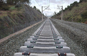 ep archivo   varias traviesas de hormigon durante la reconstruccion del tramo ferroviario a 31 de