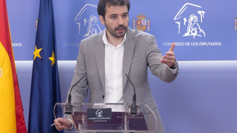 ep el diputado de podemos javier sanchez serna durante una rueda de prensa sobre actualidad en el ep el diputado de podemos javier sanchez serna durante una rueda de prensa sobre actualidad en el