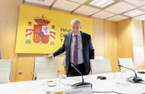 ep el ministro de industria y turismo jordi hereu junto a el ceo de airbus guillame faury preside