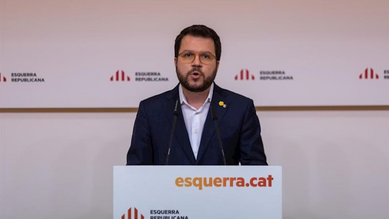 El vicepresidente de la Generalitat y coordinador de ERC, Pere Aragonès, ofrece una rueda de prensa tras una reunión de la Ejecutiva de ERC para "valorar las consecuencias" de la decisión de la (JEC de inhabilitar al presidente de la Generalitat | Pau Venteo - Europa Press ep el vicepresidente de la generalitat y coordinador de erc pere aragons ofrece una rueda de prensa