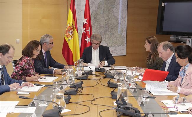 Garrido E Izquierdo Asisten A La Reunión Del Observatorio Regional De La Violenc | COMUNIDAD DE MADRID ep garrido e izquierdo asistenla reunionobservatorio regionalla violenc