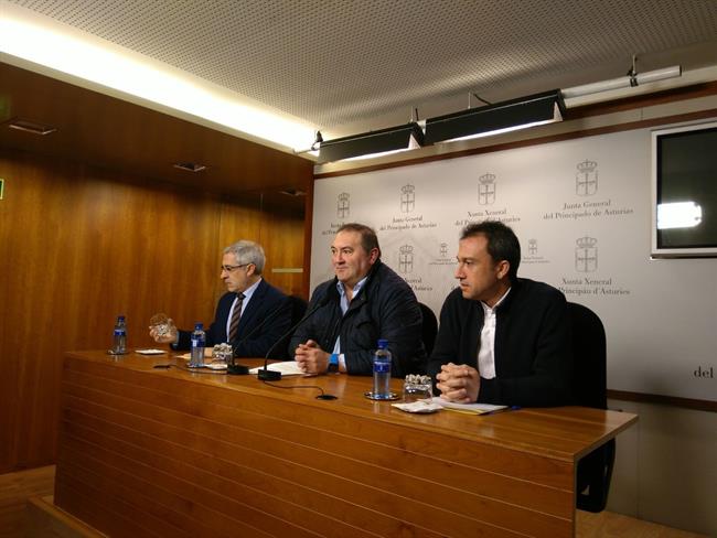 Gaspar Llamazares, Ramón Argüelles y Ovidio Zapico, de IU | EUROPA PRESS ep gaspar llamazares ramon arguellesovidio zapico de iu