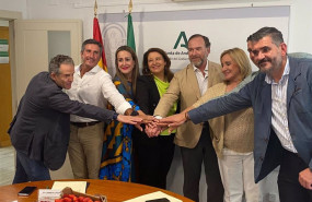 ep imagen de la reunion mantenida en huelva entre la consejera de agricultura pesca agua y ep imagen de la reunion mantenida en huelva entre la consejera de agricultura pesca agua y