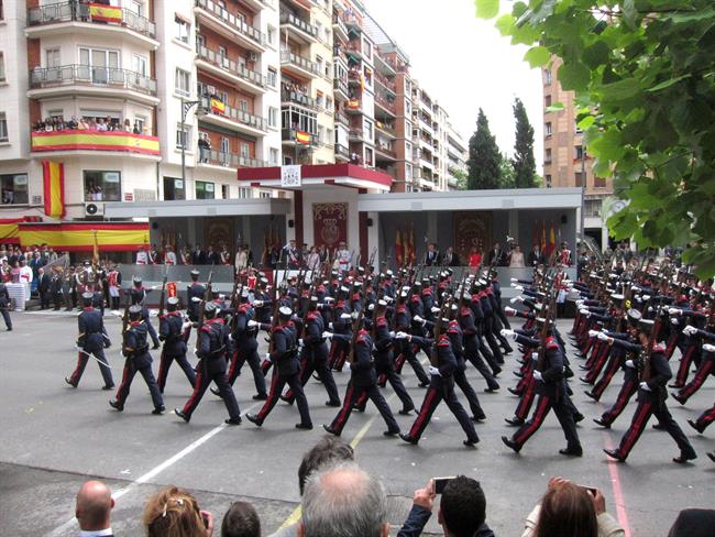 La Guardia Real Pasa Ante La Tribuna | EUROPA PRESS ep la guardia real pasala tribuna