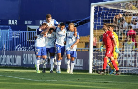 ep los jugadores del real zaragoza celebran un gol en santo domingo