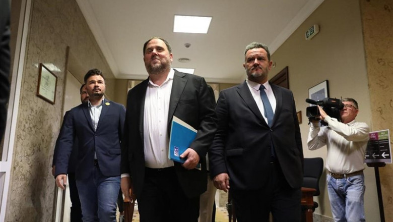 Los parlamentarios presos por el 'procés' se acreditan en el Congreso y el Senado bajo supervisión policial | Marta Fernández Jara - Europa Press ep los parlamentarios presosel proces se acreditancongresosenado bajo supervision policial 20190520190004