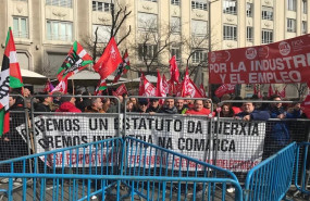 ep participantes en la manifestacion por la industria electrointensiva