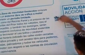 ep pegatinas antifascistas colocadas en puertollano