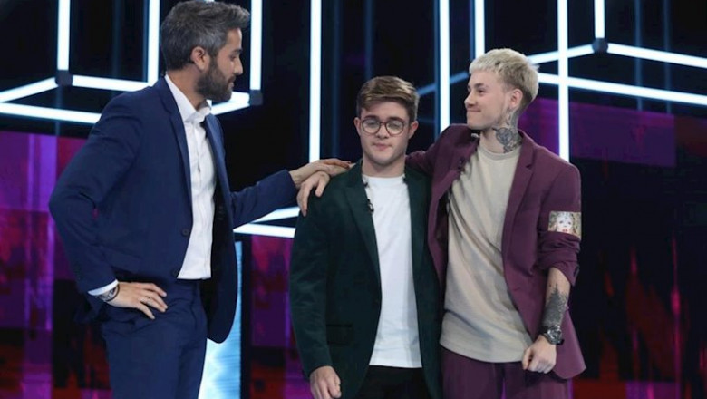 Roberto Leal junto a Gèrard y Hugo, los nuevos nominados de 'OT' | RTVE OPERACIÓN TRIUNFO ep roberto leal junto a grard y hugo los nuevos nominados de ot