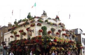 Fuller, Smith & Turner, Fullers, pubs, brewing, beer, drink Fuller, Smith & Turner, Fullers, pubs, brewing, beer, drink