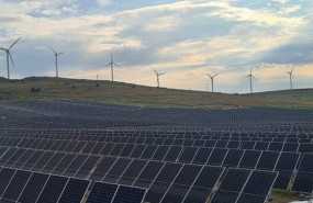 ep archivo   planta fotovoltaica y aerogeneradores en el bajo aragon historico