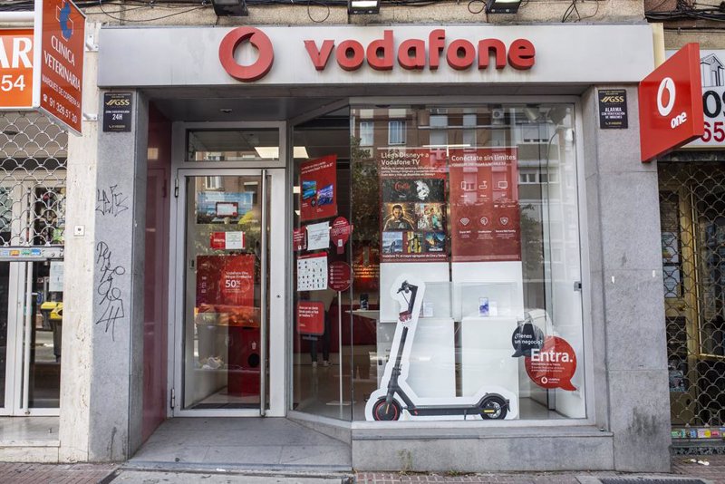 Los ingresos por servicio de Vodafone crecen un 2,7% en el tercer trimestre