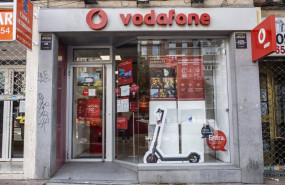 ep archivo una tienda de vodafone en madrid ep archivo una tienda de vodafone en madrid