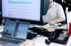 ep archivo   varias personas en una oficina a 28 de julio de 2025 en madrid espana