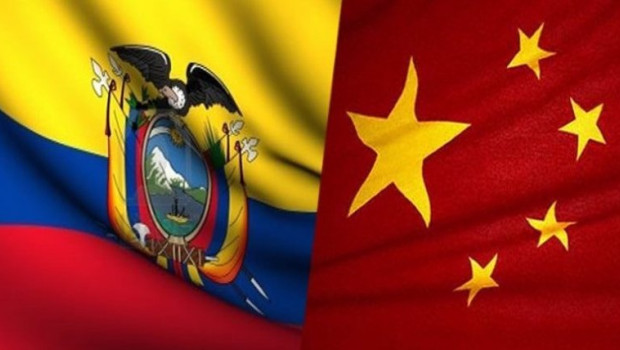 ep banderas de ecuador y china