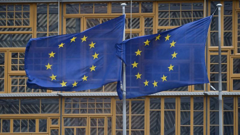 ep banderas de la ue en la sede de la comision europea en bruselas ep banderas de la ue en la sede de la comision europea en bruselas