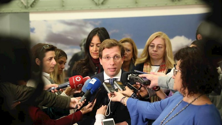 El alcalde de Madrid, José Luis Martínez-Almeida, comparece ante los medios de comunicación junto a la vicealcaldesa de la capital, Begoña Villacís, y la portavoz municipal, Inmaculada Sanz. Imagen de archivo | AYUNTAMIENTO DE MADRID ep el alcalde de madrid jose luis martinez-almeida comparece ante los medios de comunicacion junto a