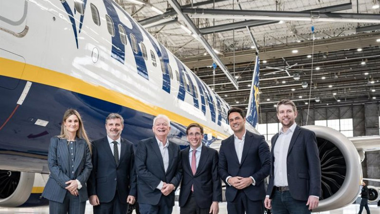 ep el alcalde de madrid jose luis martinez almeida y el ceo de ryanair dac eddie wilson durante la ep el alcalde de madrid jose luis martinez almeida y el ceo de ryanair dac eddie wilson durante la