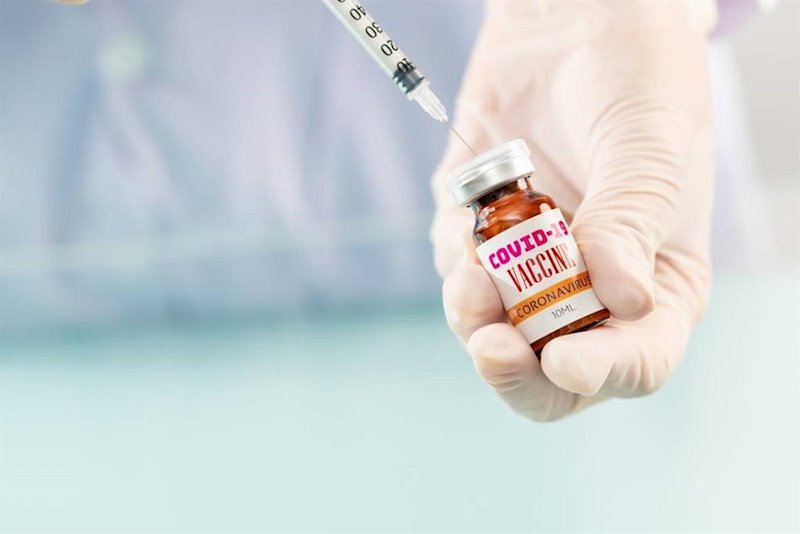 BioNTech asegura que su vacuna también será eficaz contra la nueva cepa del virus