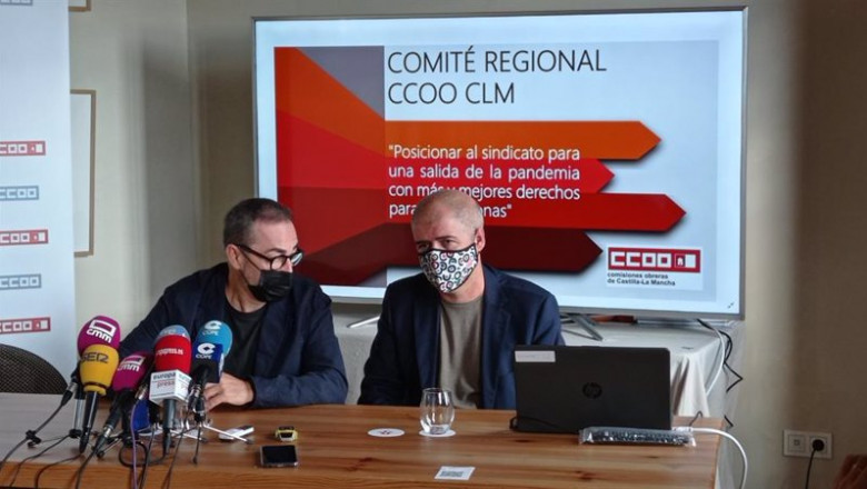 El secretario general de CCOO, Unai Sordo, y el secretario regional del sindicato, Paco de la Rosa, en rueda de prensa | CCOO ep el secretario general de ccoo unai sordo y el secretario regional del sindicato paco de la rosa