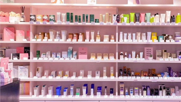 ep imagen de la tienda de miin cosmetics en illa diagonal de barcelona