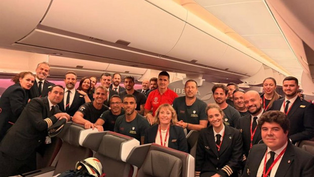 ep interior del avion operado por iberia con destino valencia venezuela