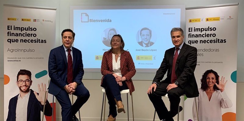 Jornada de valoración del impacto de los préstamos Enisa, en la que han participado el consejero delegado de Enisa, José Bayón, la directora general del EOI, Nieves Oliver y el catedrático de Economía Financiera, José Martí Pellón | ENISA ep jornada de valoracion del impacto de los prestamos enisa en la que han participado el consejero