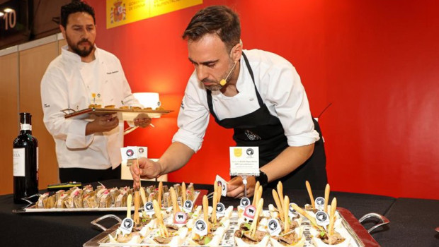 ep paradores embajador de las razas autoctonas espanolas en el salon gourmets