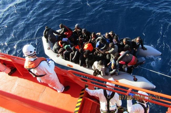 Personas rescatadas de una patera | SALVAMENTO MARÍTIMO ep personas rescatadasuna patera 20180909100503