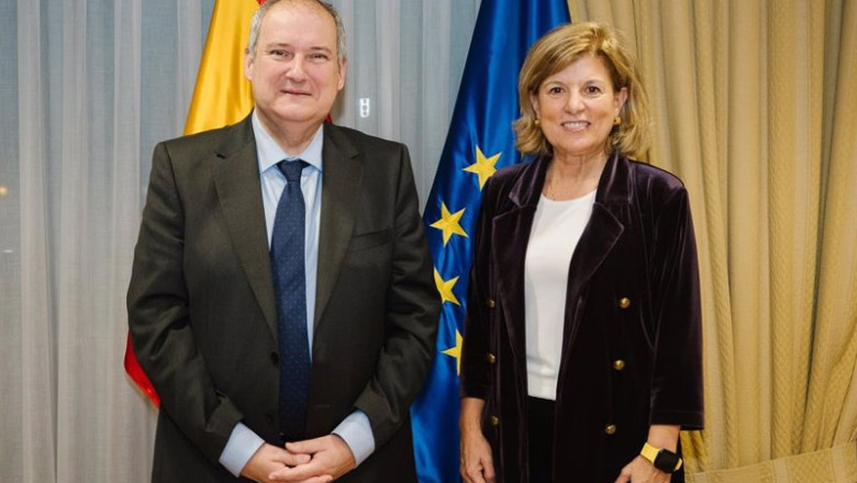 Reunión celebrada entre el ministro de Industria y Turismo y la presidenta de Faconauto. | DAVID LÓPEZ VILLALTA ep reunion celebrada entre el ministro de industria y turismo y la presidenta de faconauto