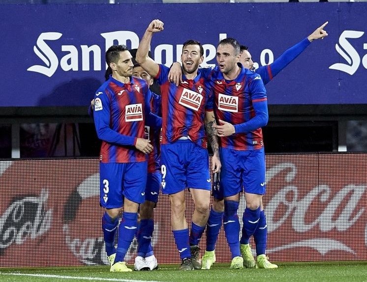ep sergi enrich celebra su gol con el eibar